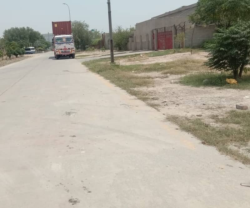 4 kanal Industrial Plot available for sale on Multan road Lahore 0