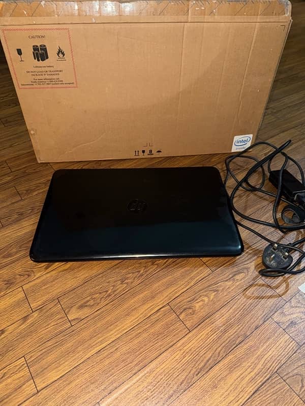 Hp pavalion series i3 6 gen just like new 1