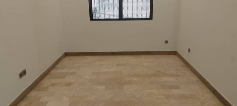 Apartment for rent 2 bed dd 950 sq feet badar commercial defense phase 5 Karachi 1