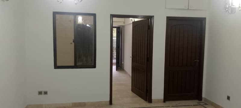 Apartment for rent 2 bed dd 950 sq feet badar commercial defense phase 5 Karachi 7