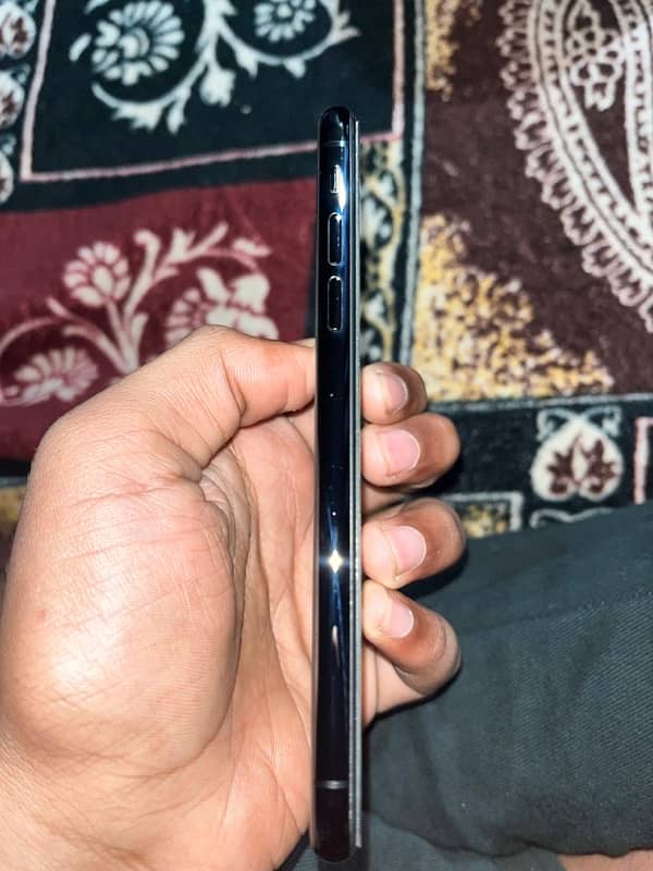 iPhone XS 4