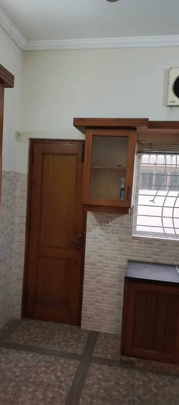 10 Marla ViP Lower Portion Urgent For Rent in Sabzazar 3