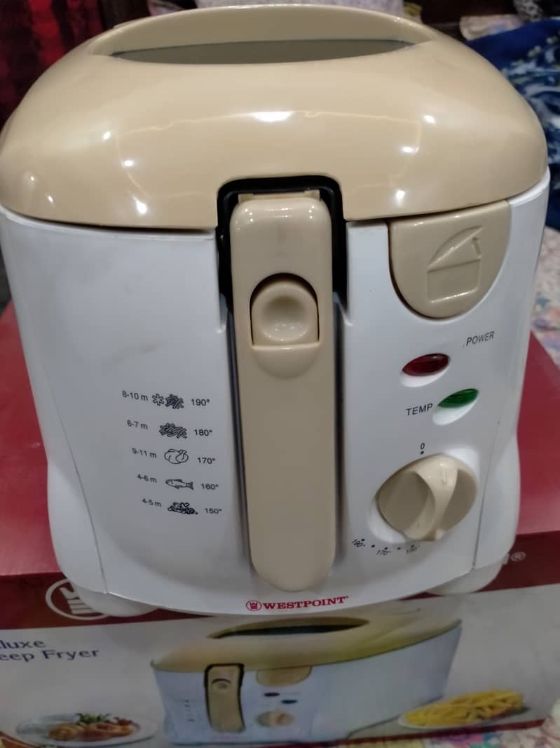 Westpoint Deluxe Deep Fryer 1