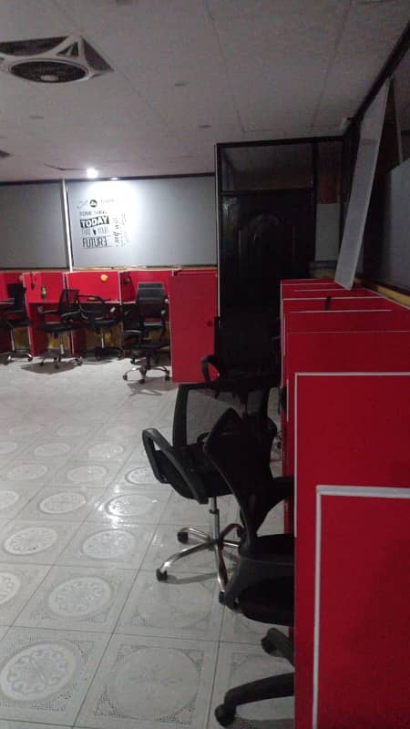 1147 Sqf Office Available For Sale At Very Premium Location Of Gulberg Main Boulevard Lahore. 2