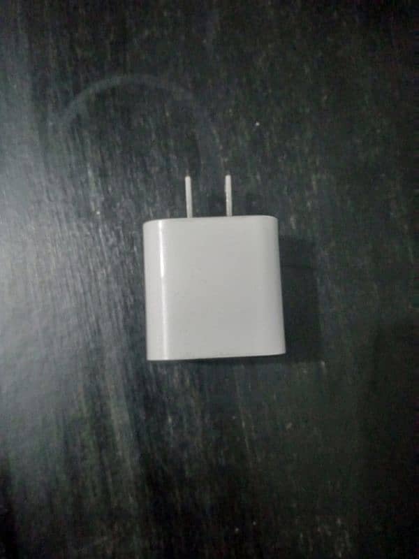 Apple orginal charger 0