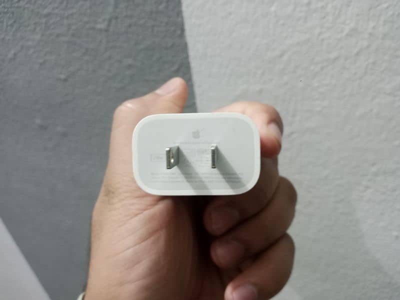 Apple orginal charger 3