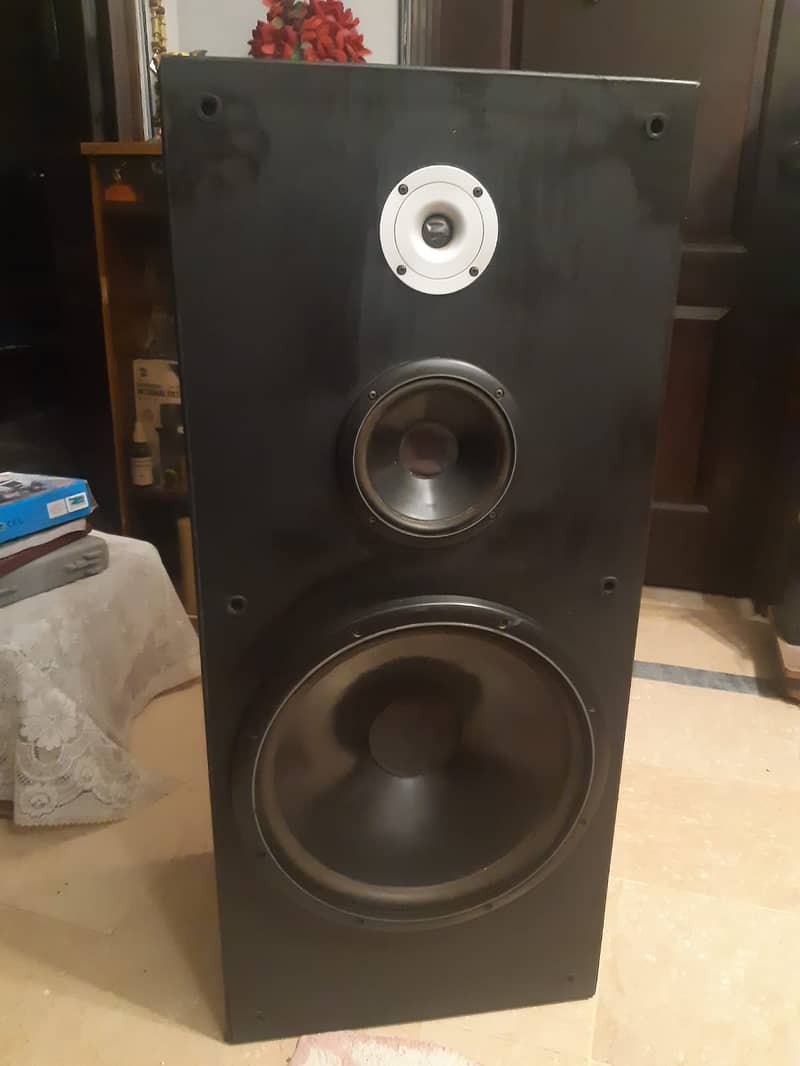 INFINITYS SPESAKERS SM 150 MODEL BLACK COLOR 15 INCH WOOFER 0