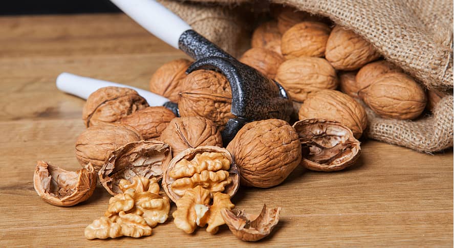 Natural Northern Pakistani Premium Walnuts (Akhrot) – Fresh & Organic 1