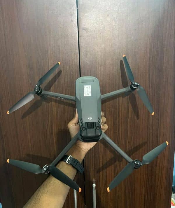 DJI Mavic 3 Drone with 7x / 4 batteries and Fly More combo 3