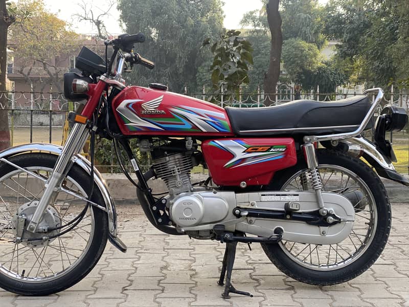 HONDA CG125 2023 | HONDA in BIKES | SUPER LUSH CONDITION | LESS DRIVE 1