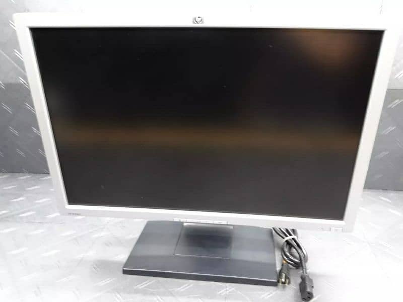 HP 24 inch Lcd color montior retro vintage 0