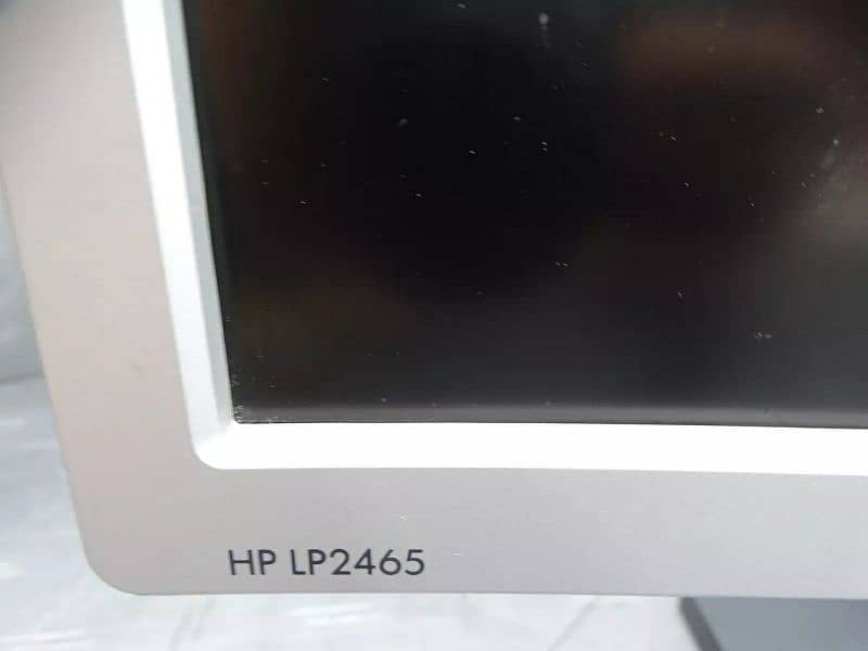 HP 24 inch Lcd color montior retro vintage 2