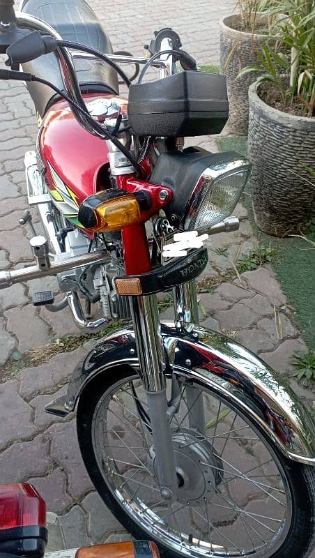 Honda cd 70  model 2023 All is ok isl num registred 9