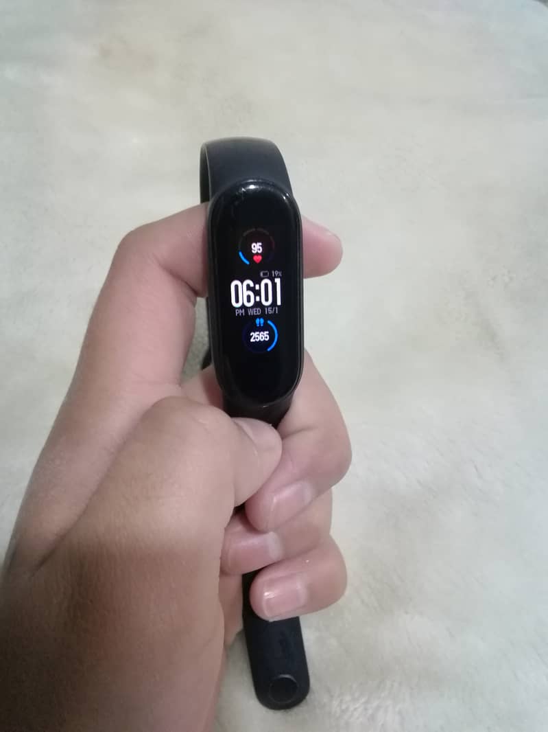 MI band 5 3