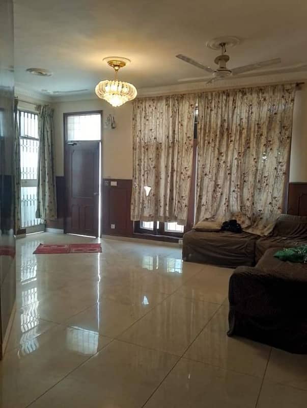 1 Kanal Beautiful House Urgent For Sale Prime Location 100 Feet Road in Sabzazar 0