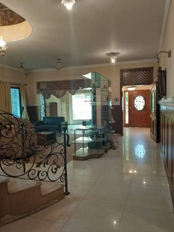 1 Kanal Beautiful House Urgent For Sale Prime Location 100 Feet Road in Sabzazar 3