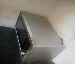 Microwave oven 10/10 Condition only 3months Used