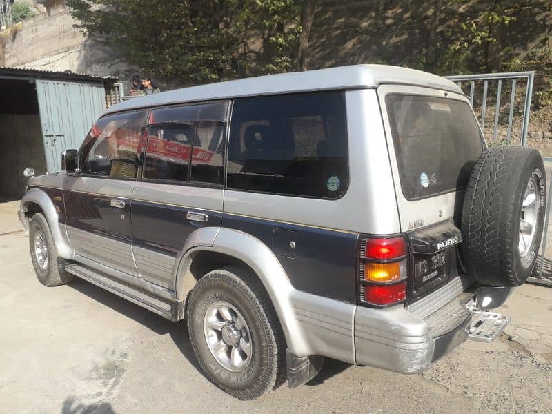 Mitsubishi Pajero 1993 3