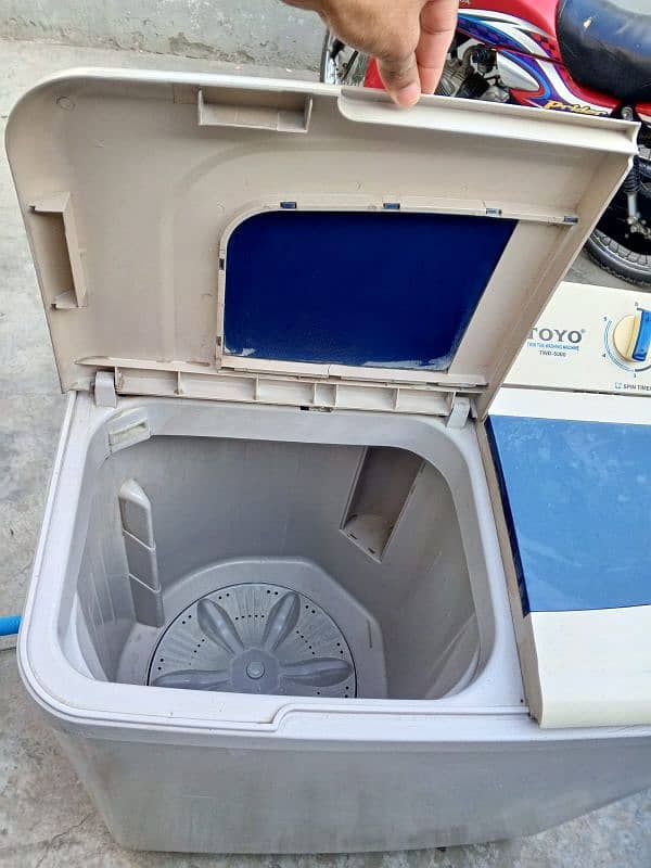 urgent Sell washing + dryer Machine TOYO Company 4