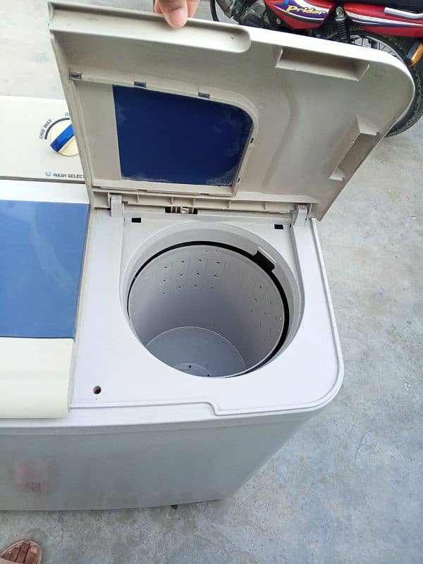 urgent Sell washing + dryer Machine TOYO Company 5