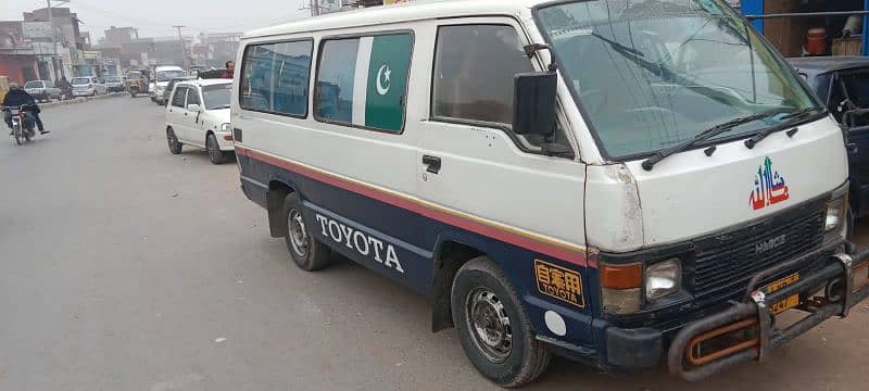 Toyota Hiace 2