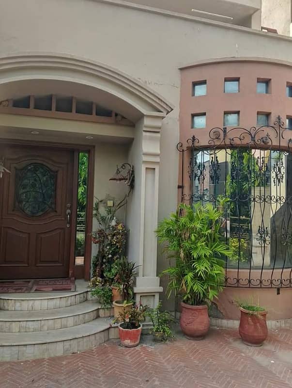 1 kanal Beautiful Double Story House Urgent For Sale Prime Location 100 Feet Road in sabzazar 6