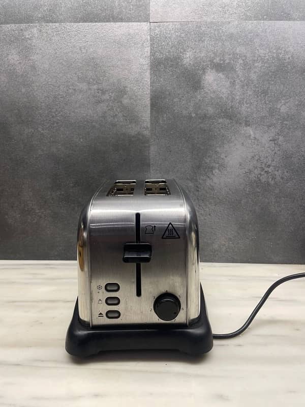 STAINLESS STEEL IMPORTED TOASTER 0