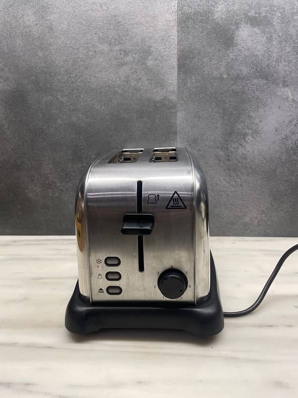 STAINLESS STEEL IMPORTED TOASTER 2