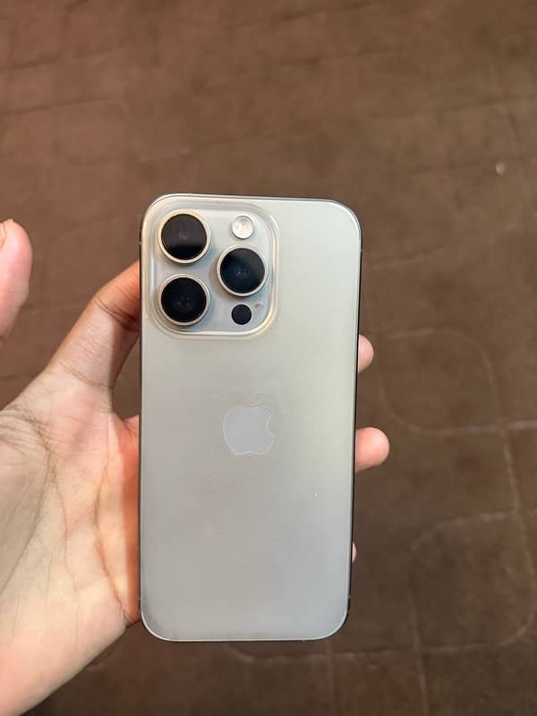 iPhone 15 Pro 128gb Natural titanium 3