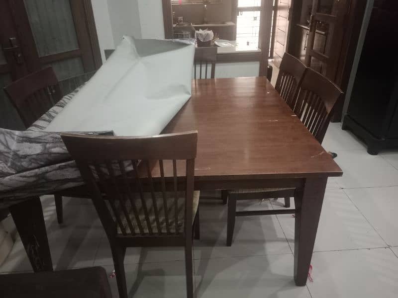 imported dinning table for urgent sale 3