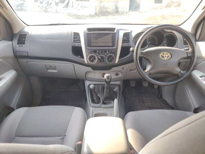 Toyota Hilux 2010 3