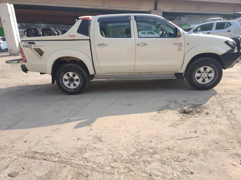 Toyota Hilux 2010 6