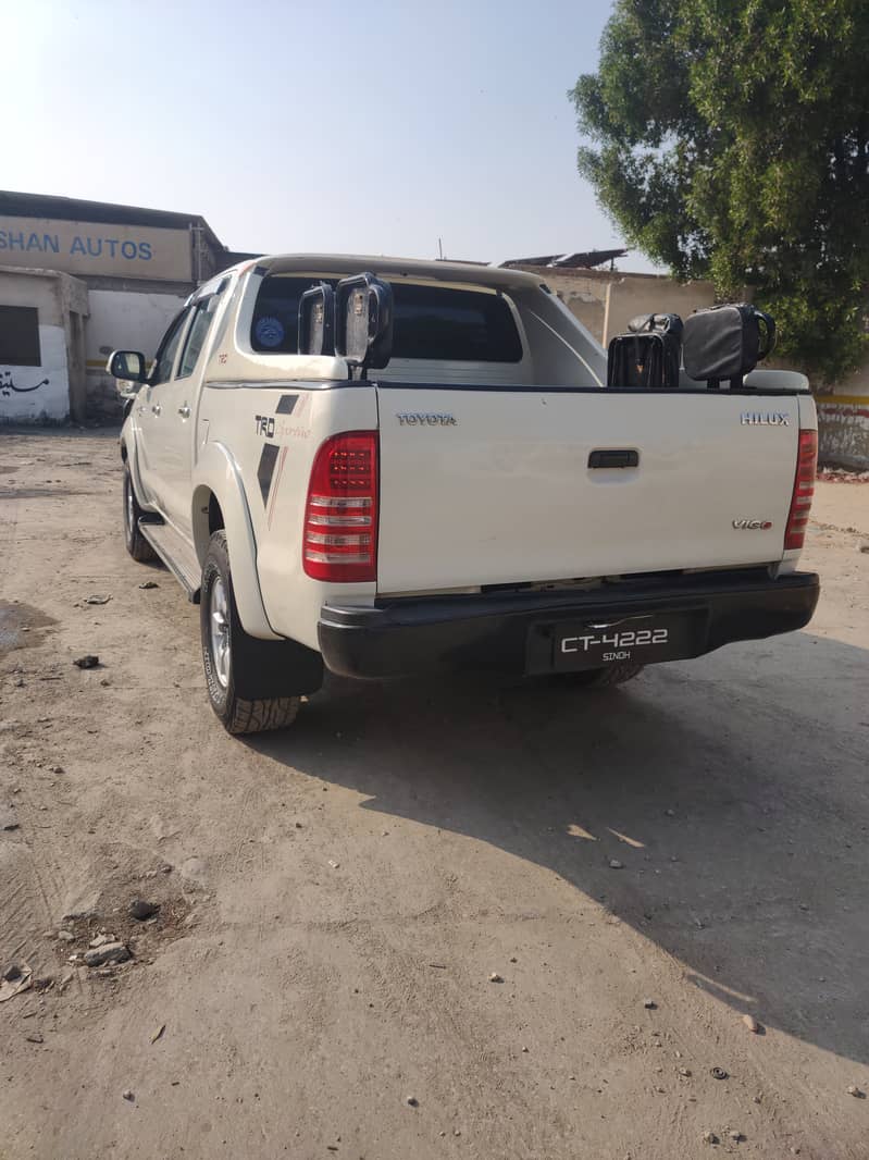 Toyota Hilux 2010 9