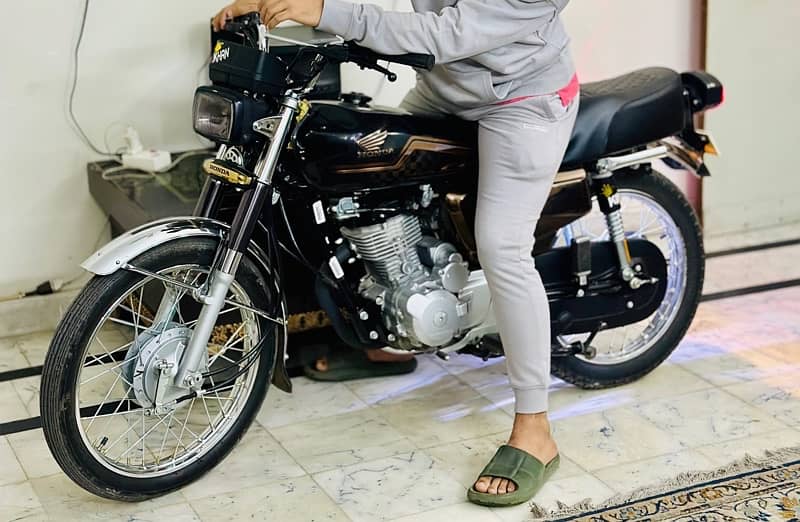 honda 125 2024 gold edition 1