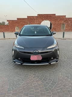 Toyota Prius S Touring Selection 2019