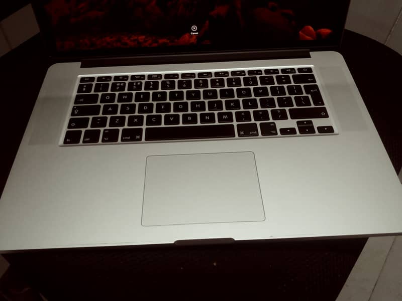 Macbook pro i7 mid 2015 3