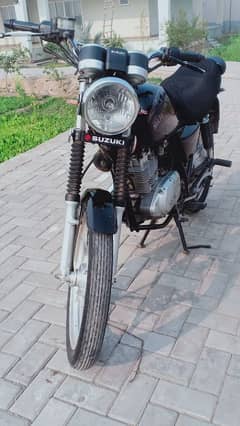 Suzuki GS 150 SE