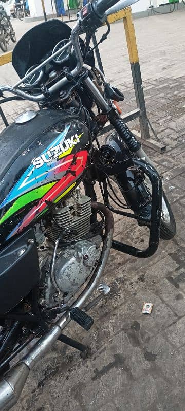 Suzuki GS 150 Model 2005 4