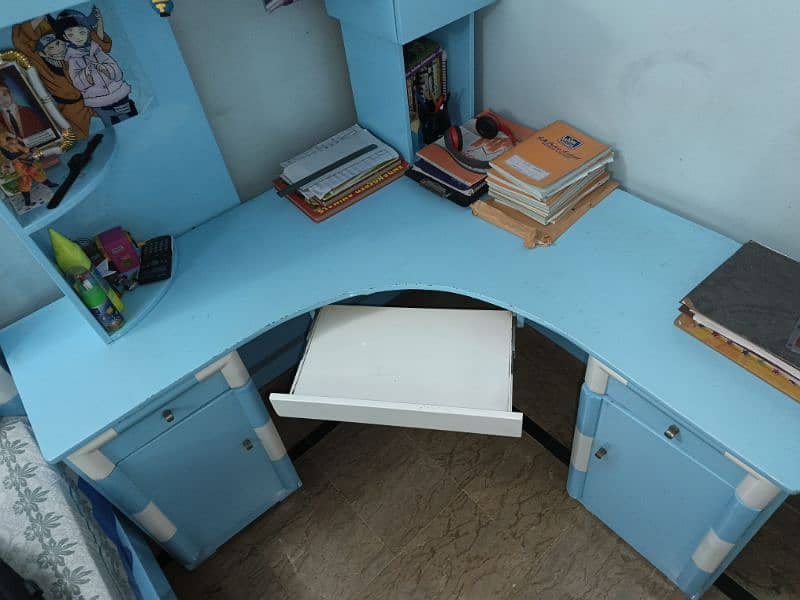 Corner Study Table For Kids 2