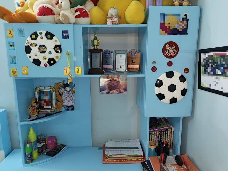 Corner Study Table For Kids 3