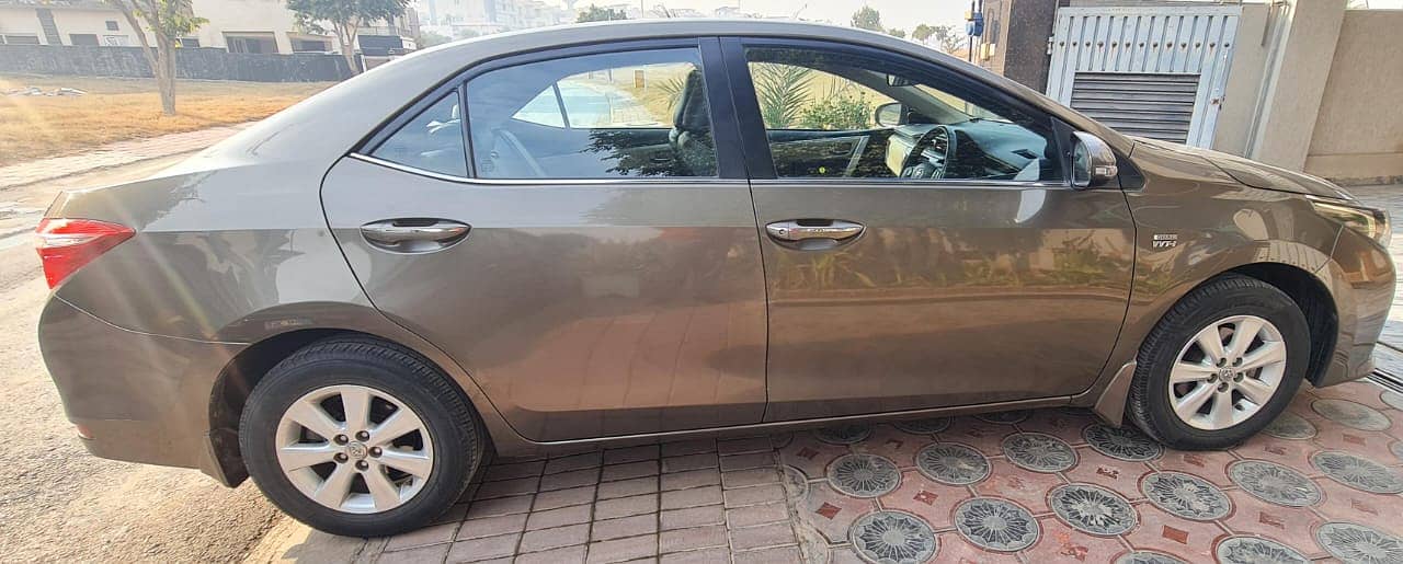 Toyota Corolla Altis Grande 2017 3