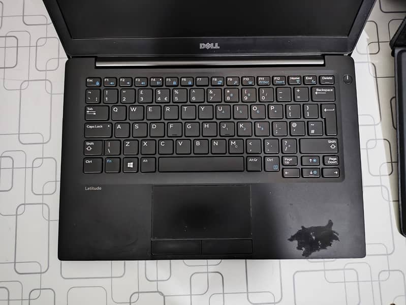 Dell Latitude 7280 Intel Core i5 6th Generation 8GB DDR4 RAM 128GB 0