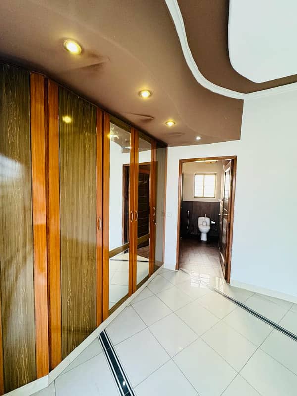 1 Kanal upper portion available for rent in dha phase 4 6