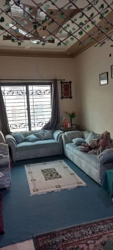 3.5 Marla Triple-Story House for Sale in Johar Town, Block R-1 0