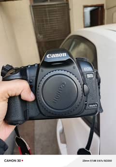 canon 5d mark ii body mint condition