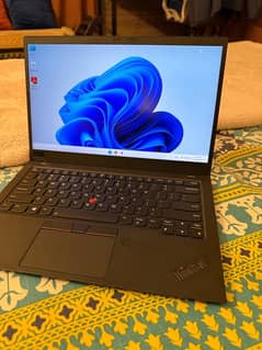 Lenovo X1 Carbon | Paper Weight Machine | 10/10 | 10th Gen 16/512