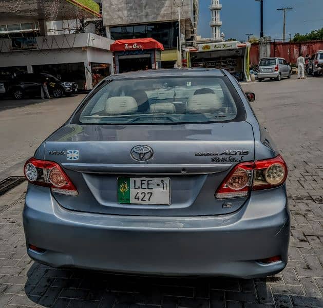 Toyota Corolla Altis 2011 1