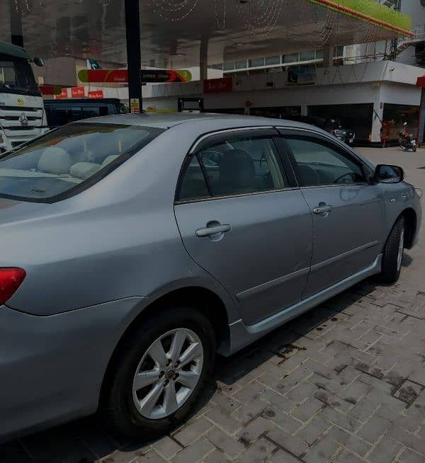 Toyota Corolla Altis 2011 3