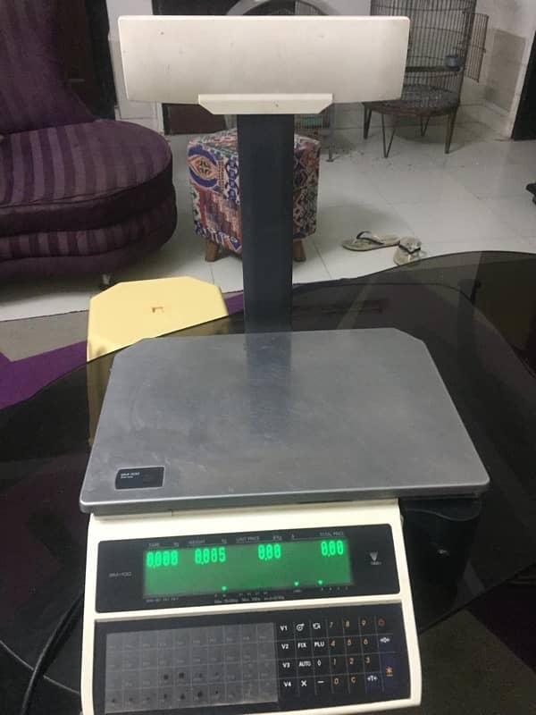 Digital computing printing scale. 0