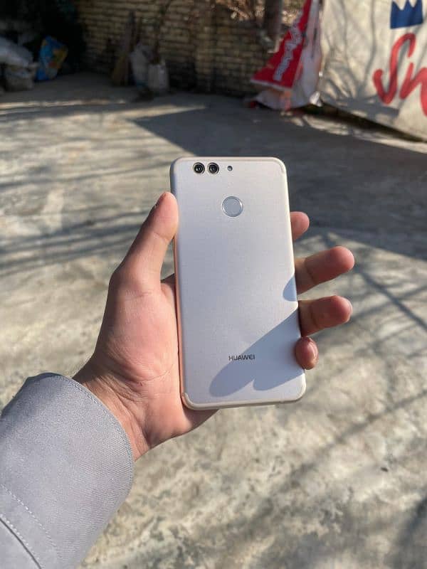 HUAWEI NOVA 2 PLUS 2